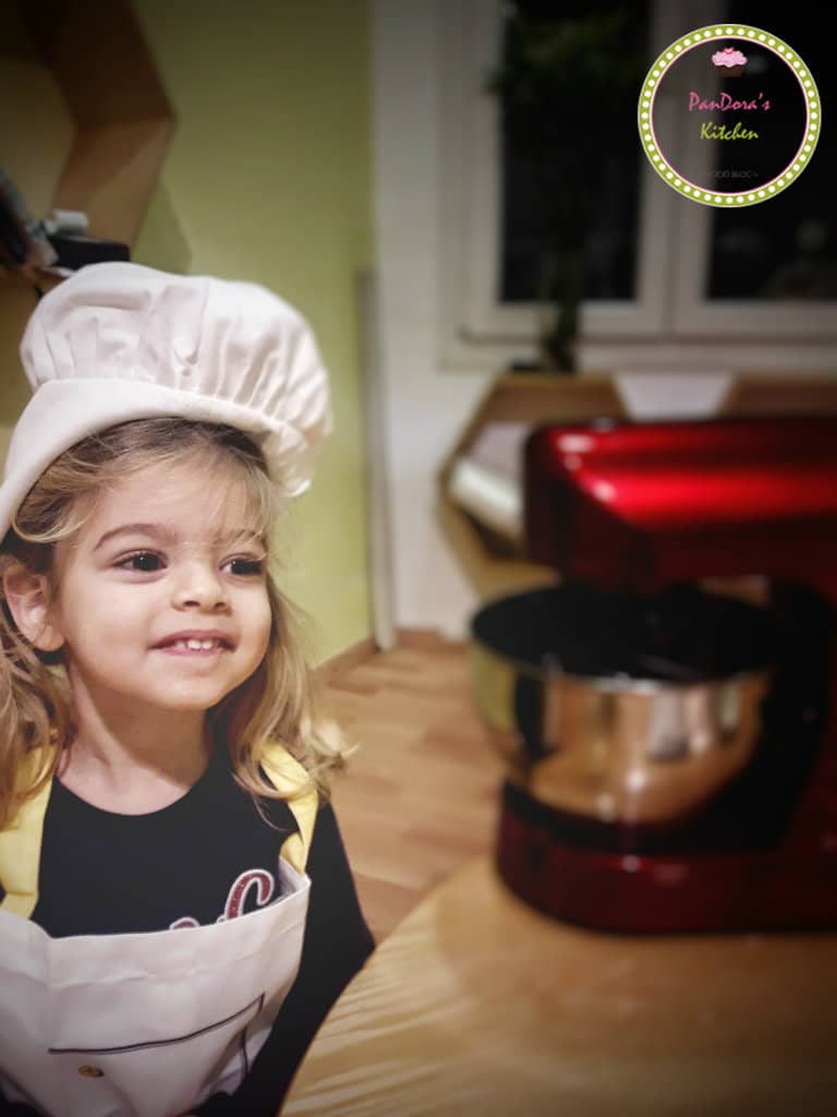 παιδί-δημιουργική απασχόληση-ζαχαροπλαστική για παιδιά-μαγειρεύω με το παιδό