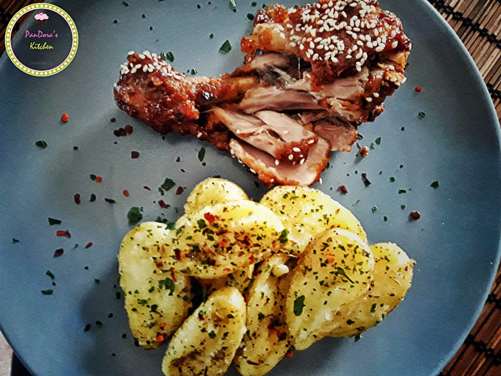 Sticky BBQ κοτόπουλο-κοτόπουλο-τσικνοπέμπτη-πατάτες στο φούρνο