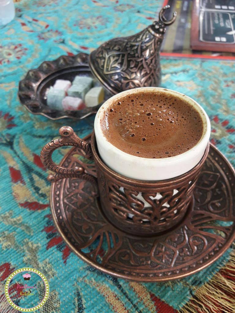 Όλα όσα πρέπει να ξέρετε για τον Ελληνικό καφέ: ιστορία και συνταγή-ελληνικός καφές-καφές-μυστικά-τούρκικος καφές