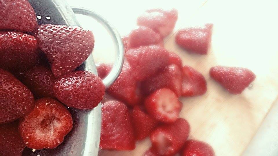pandoras-kittcen-blog-greece-strawberries
