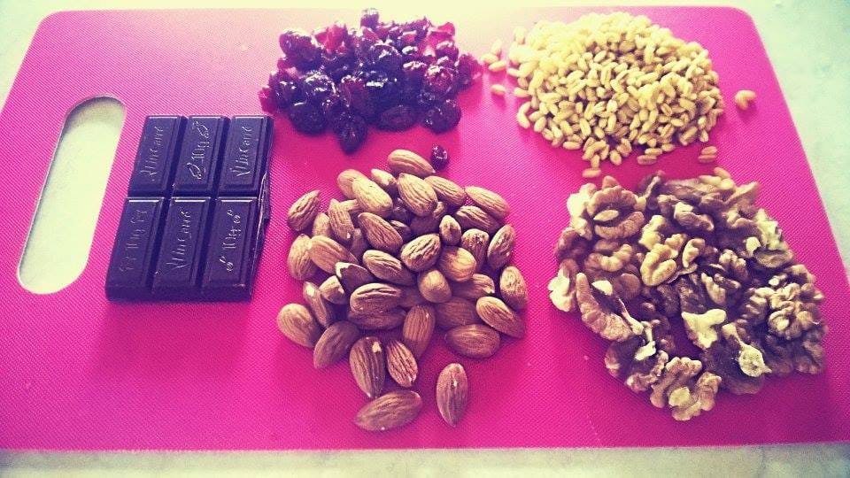 pandoras-kitchen-blog-greece-nuts-chocolate