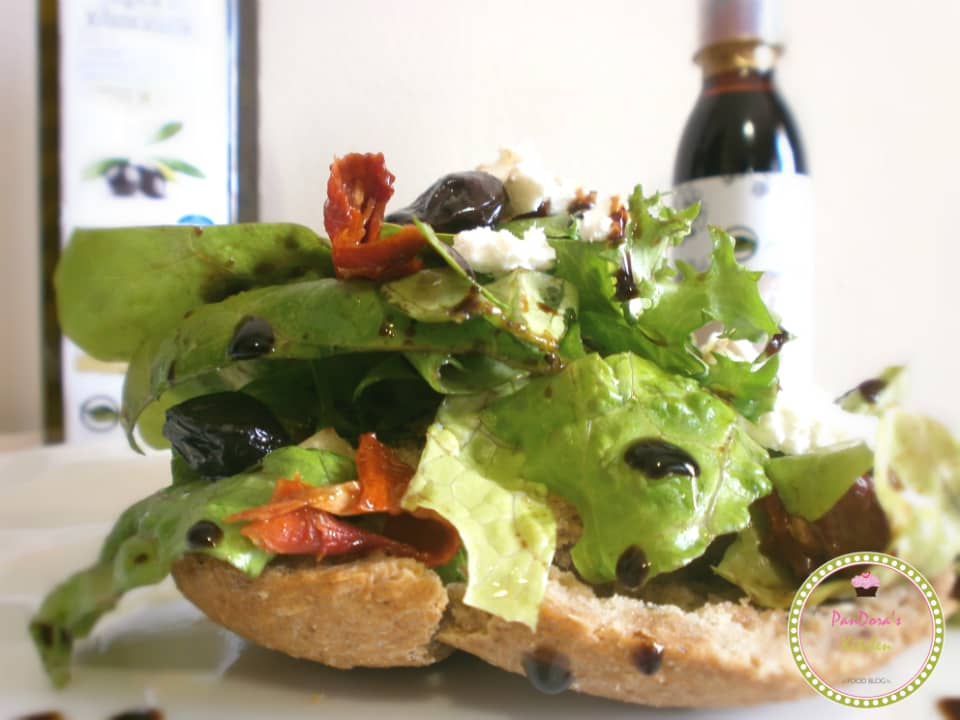 pandoras-kitchen-blog-greece-πράσινη σαλάτα με λιαστή ντομάτα και μυζήθρα-μασούτης-σουπερ μαρκετ