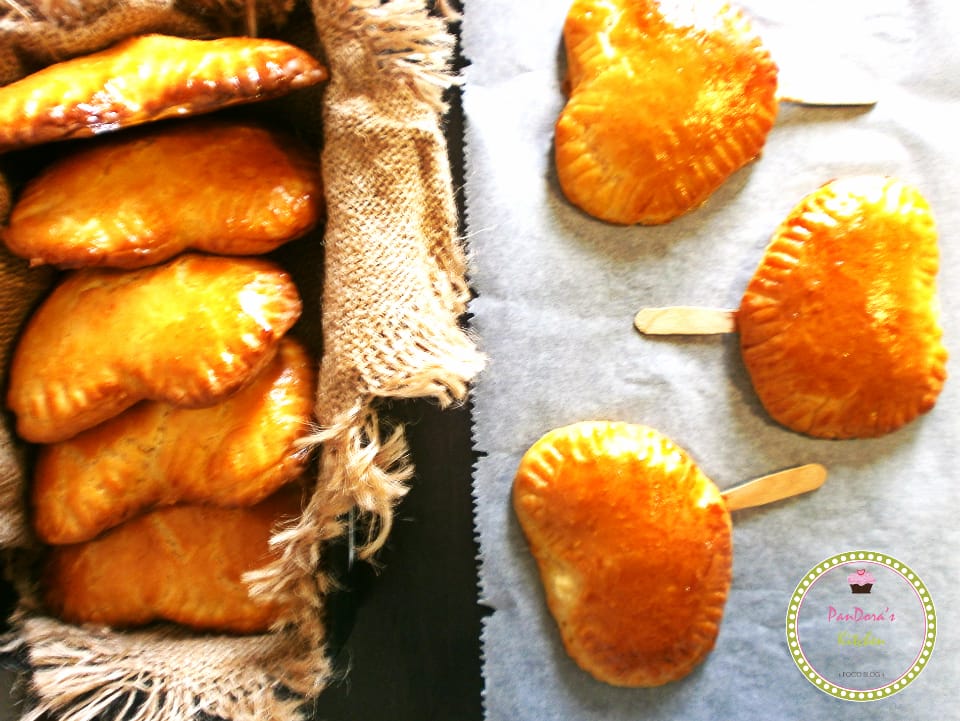 pandoras-kitchen-blog-greece-παραδοσιακές τυρόπιτες κουρού σε ξυλάκια-cheesepie-viamgourmet-food blog awards-masoutis