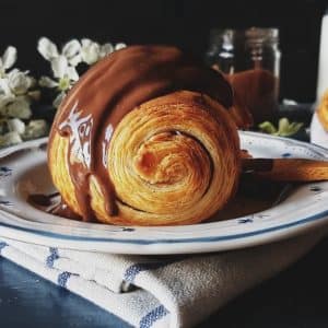 croissant-croissant_recipe-croissant_with_chocolate